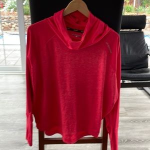 Brooks stretchy reddish pink hooded shirt size small